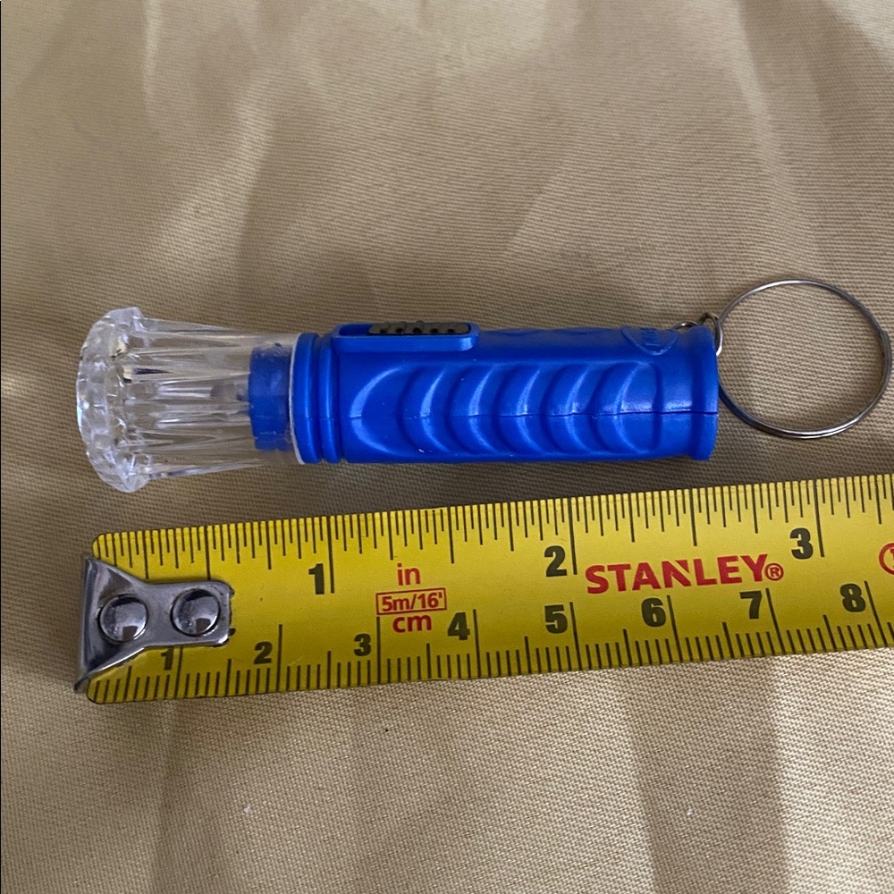 Mini LED Keychain Flashlight Key Ring Light Bright new - Picture 2 of 4
